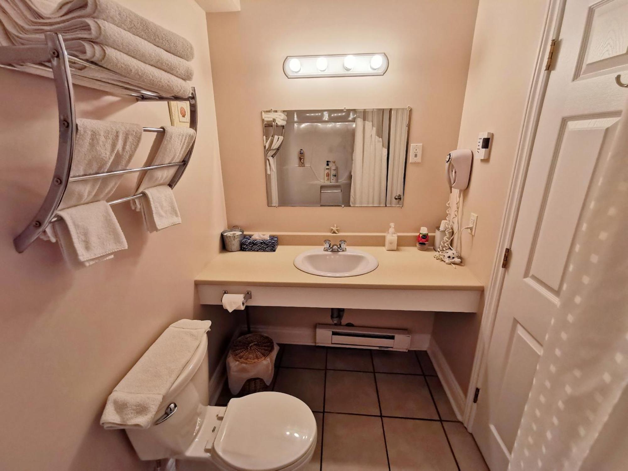 The At Fisherman's Cove Inn 4*